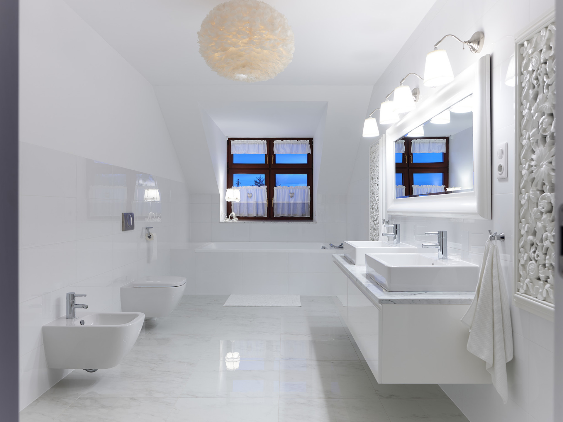 Elegancka łazienka w bieli